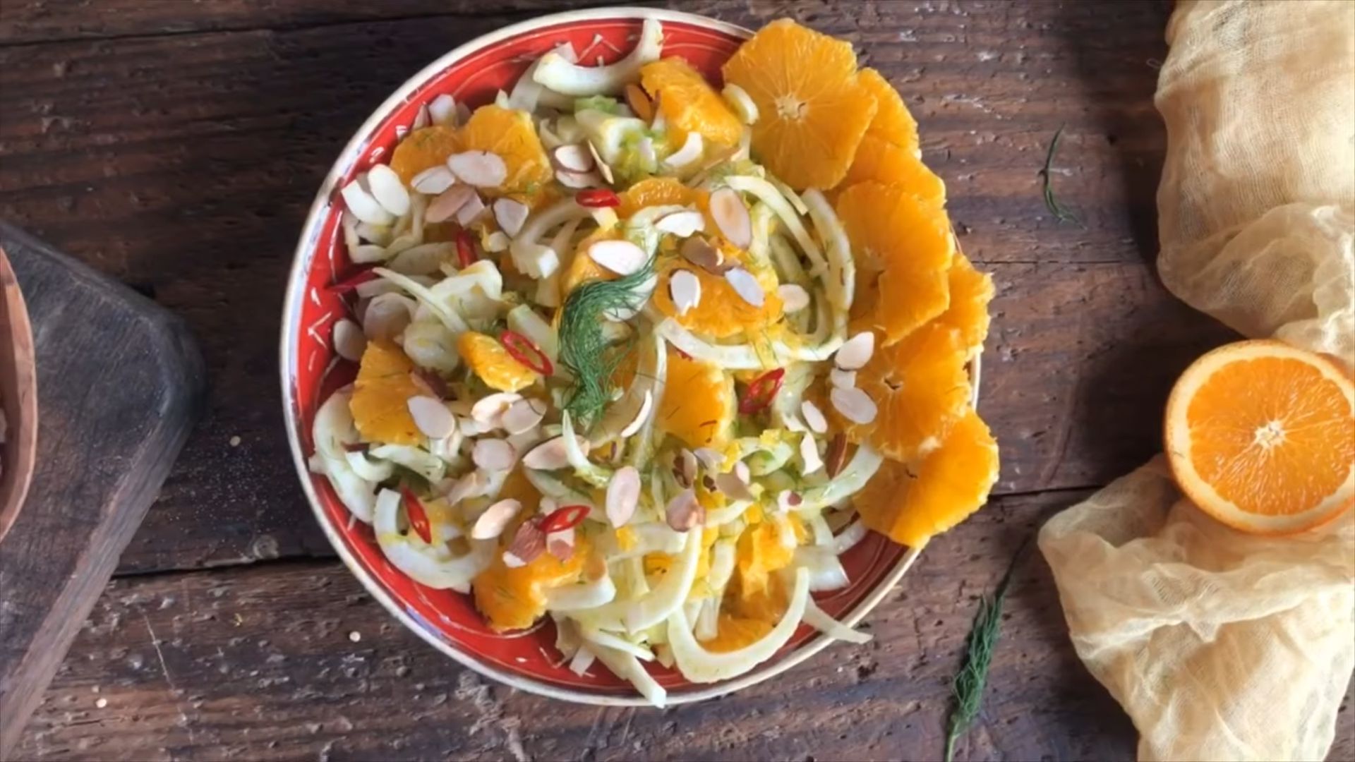 Badem ve Narlı Rezene Salatası Tarifi