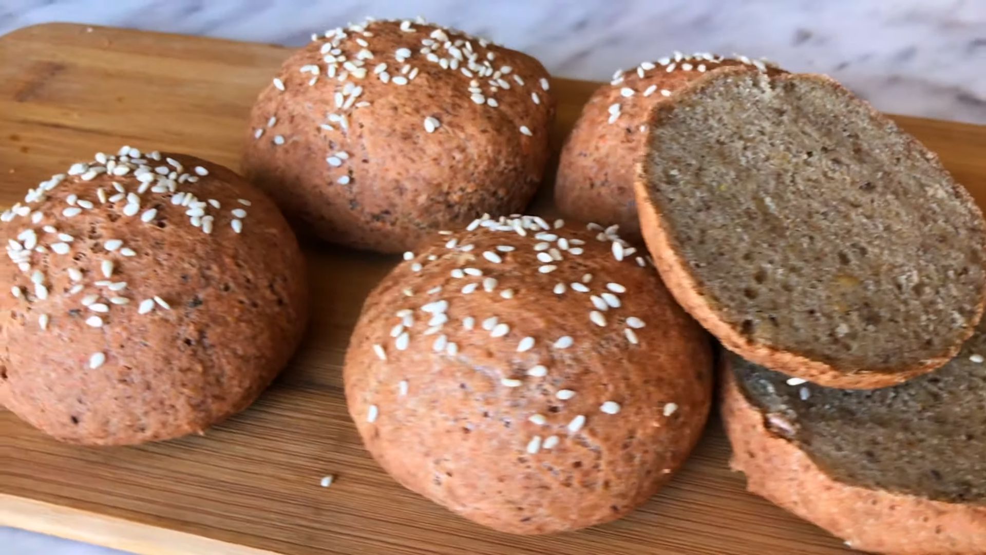 Mercimekli Sebzeli Ekmek Tarifi – Sağlıklı, Lezzetli ve Kolay Yapım